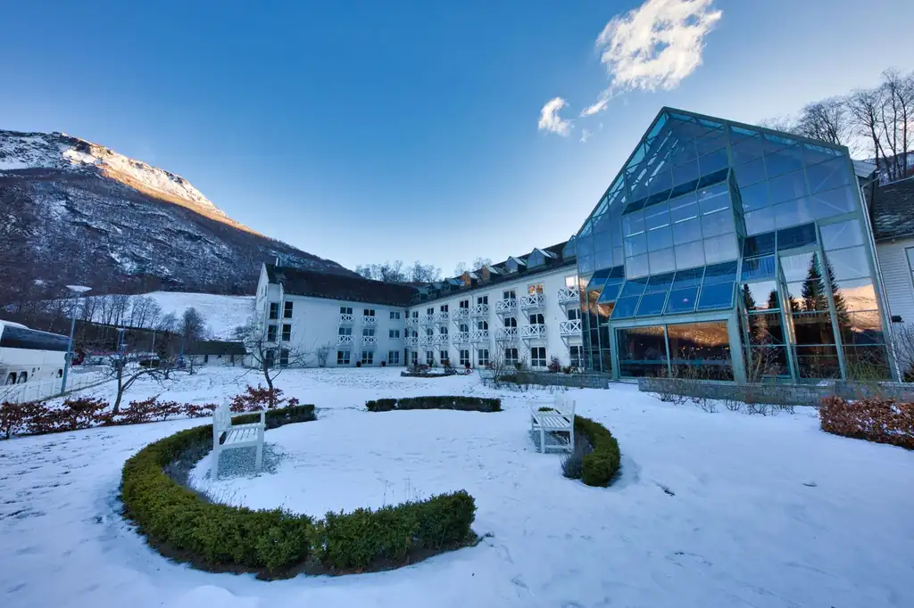 Luksuriøst hotell i snødekte norske fjell