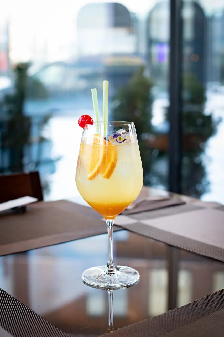 Sitrus-infusjon i elegant glass